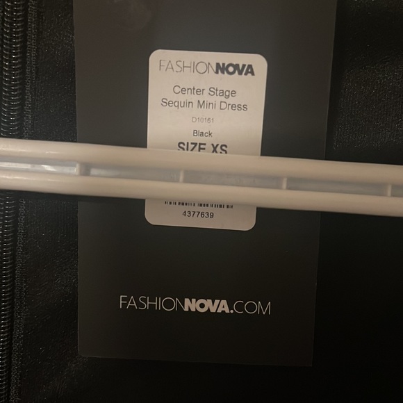 Black deep V fitted dress - Picture 8 of 9